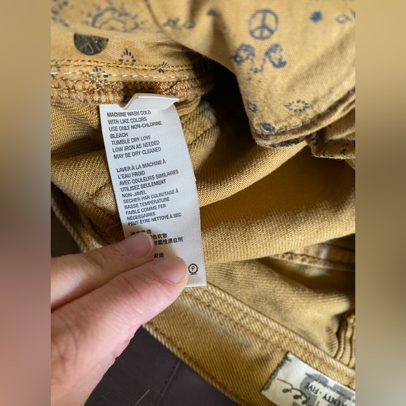 Women’s We the Free Mustard Yellow Denim Shorts, Size 25 - Picture 4 of 5